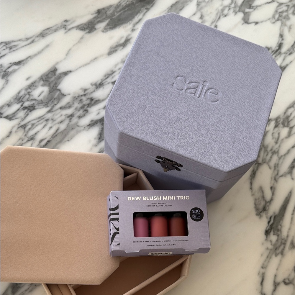 SAIE Makeup Case and  Dew Blush Mini Trio Set